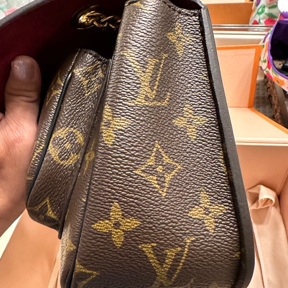 Authentic Louis Vuitton Passy - Picture 2 of 16